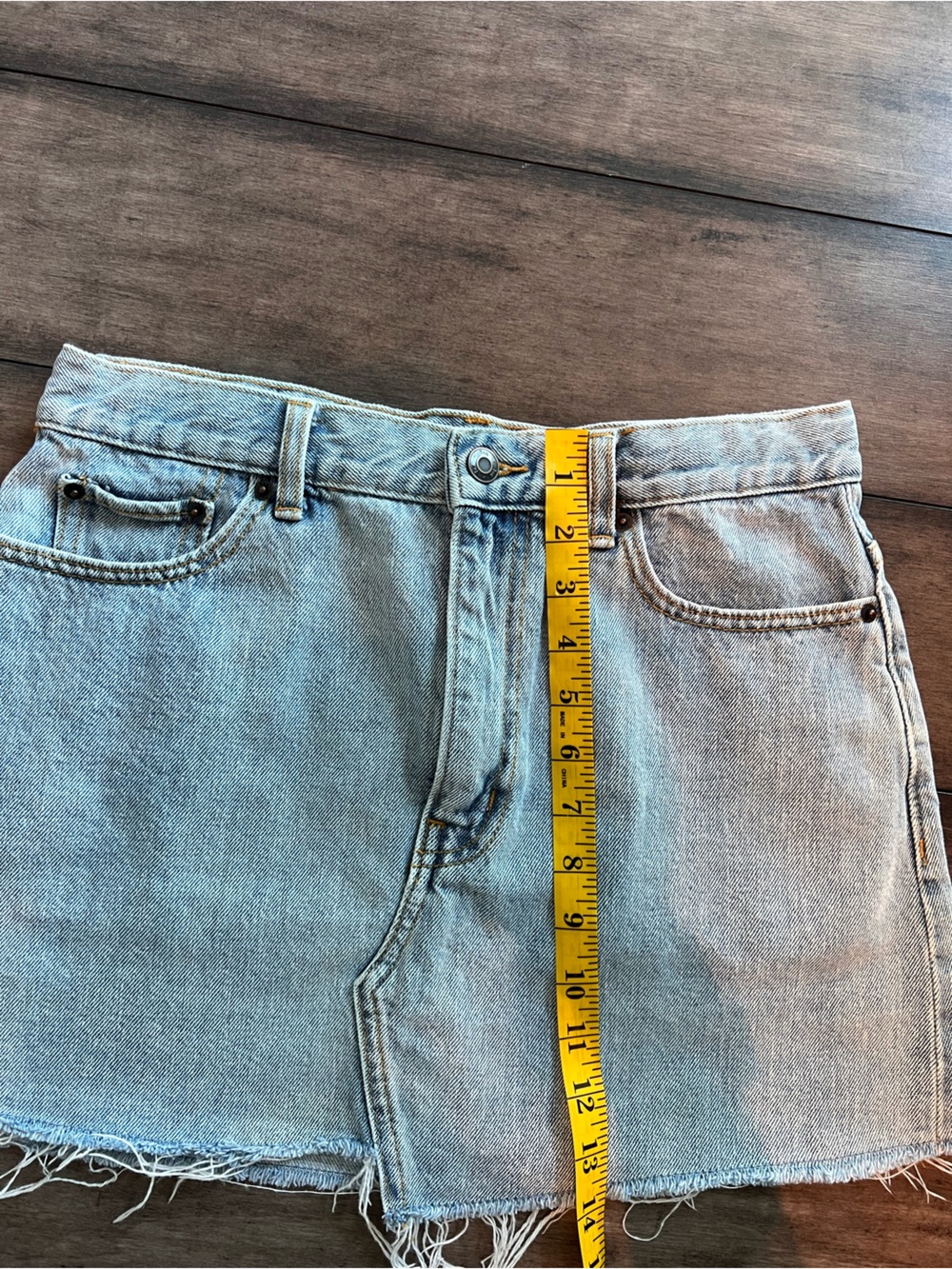 ARITZIA TNA Light Wash Denim Mini Skirt with Raw Hem Summer - Picture 5 of 5